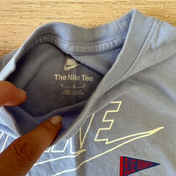 NIKE - Collection of 4 coloured Nike T-Shirts - Picture 3 of 9